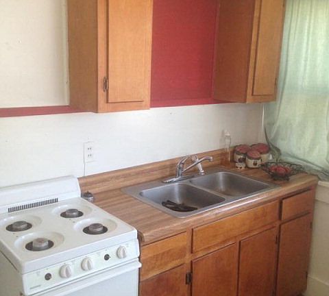 5th image of 224 E Mark St