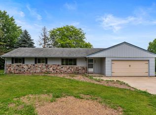 1050 Scenic Rd, Hubertus, WI 53033