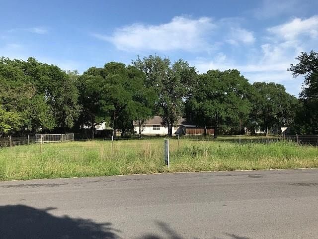 1st image of 207 Woodcreek Dr