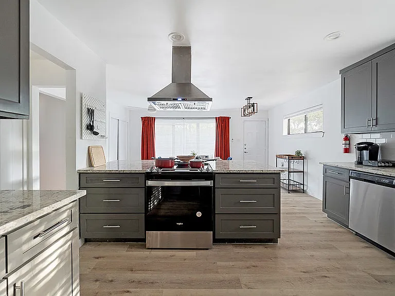 631 Sherwood Dr — Photo 9