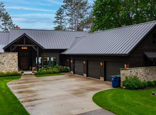 N2775 Locksley Ln, Waupaca, WI 54981