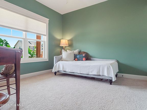 4th image of 816 Warwick Lane