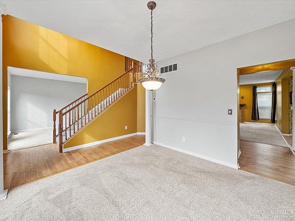 3rd image of 804 Woodlawn Ct