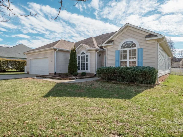 7558 Woodcrest Dr, Stanley, NC 28164