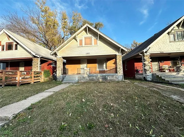 3807 Chestnut Ave, Kansas City, MO 64128