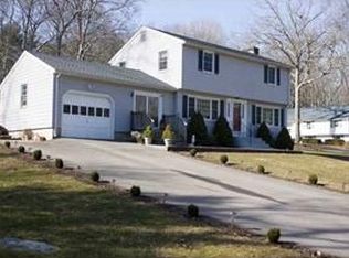 1 Pinecrest Rd, North Stonington, CT 06359