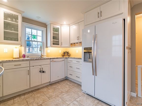3rd image of 70 Bissell Dr