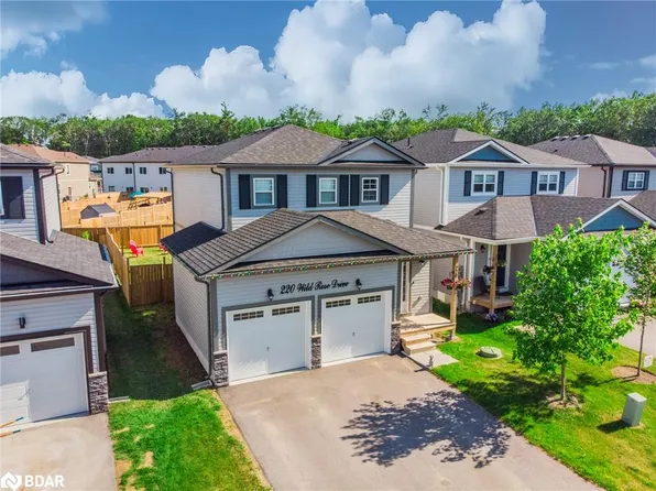 220 Wild Rose Dr, Gravenhurst, ON P1P 0B4