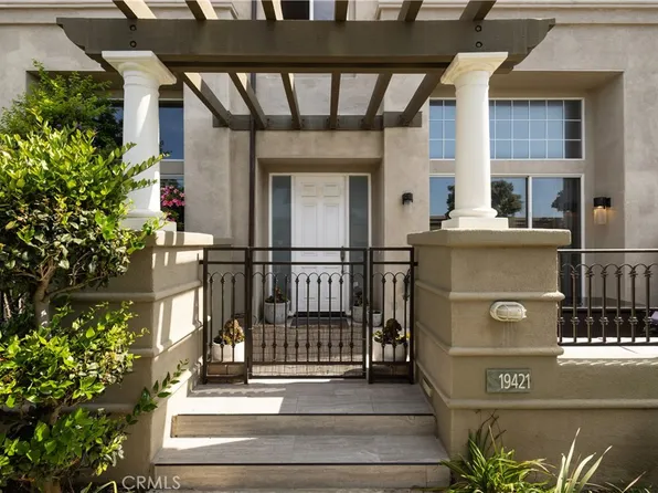 19421 Surfset Dr, Huntington Beach, CA 92648