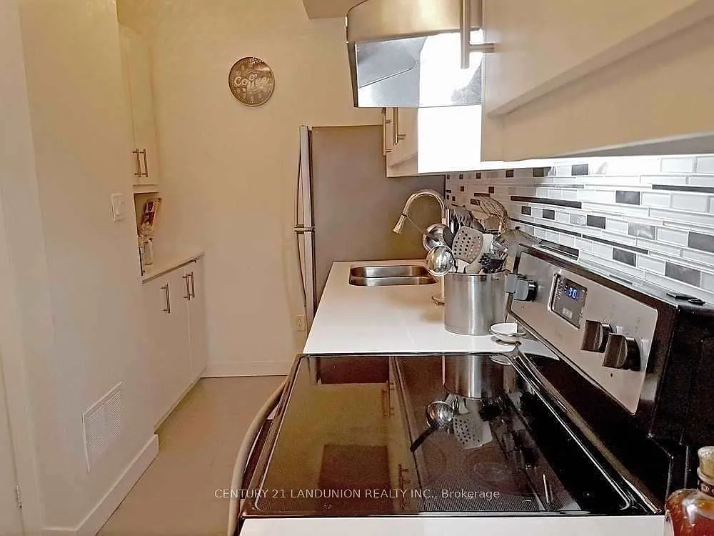 3 bed, $3,200 — Photo 3