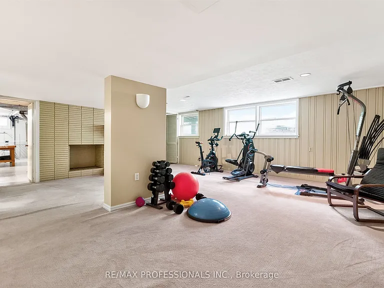 89 Valecrest Dr — Photo 23