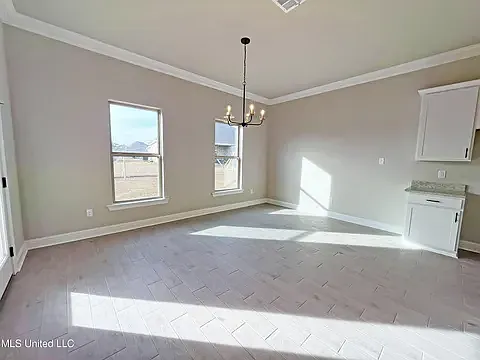 4 bed, 2636 sqft, $3,100 — Photo 2