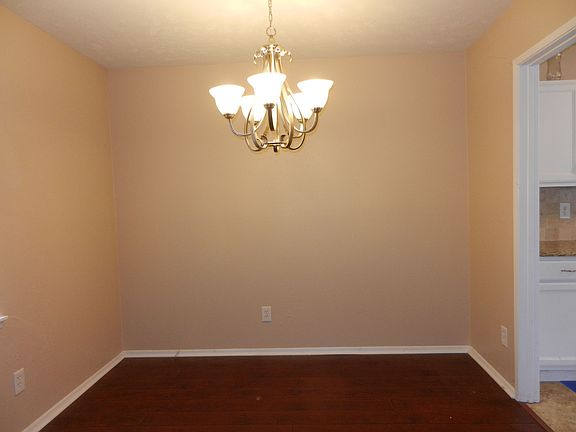 5th image of 1404 Whitehall Dr