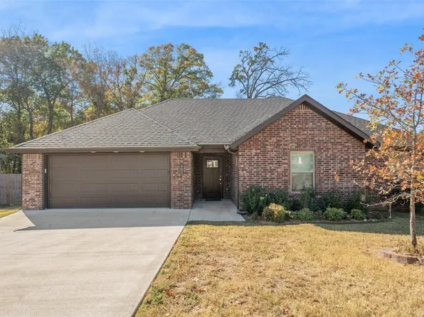 401 Love Ct, Gentry, AR 72734