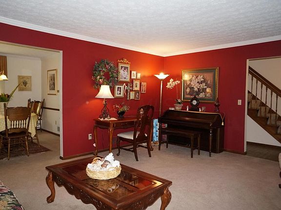 5th image of 58 Ormsbee Ave