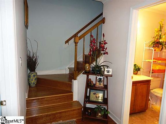 3rd image of 40 Wood Pointe Dr Unit 20