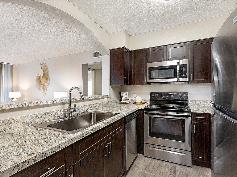 Mosaic Apartments — Photo 4