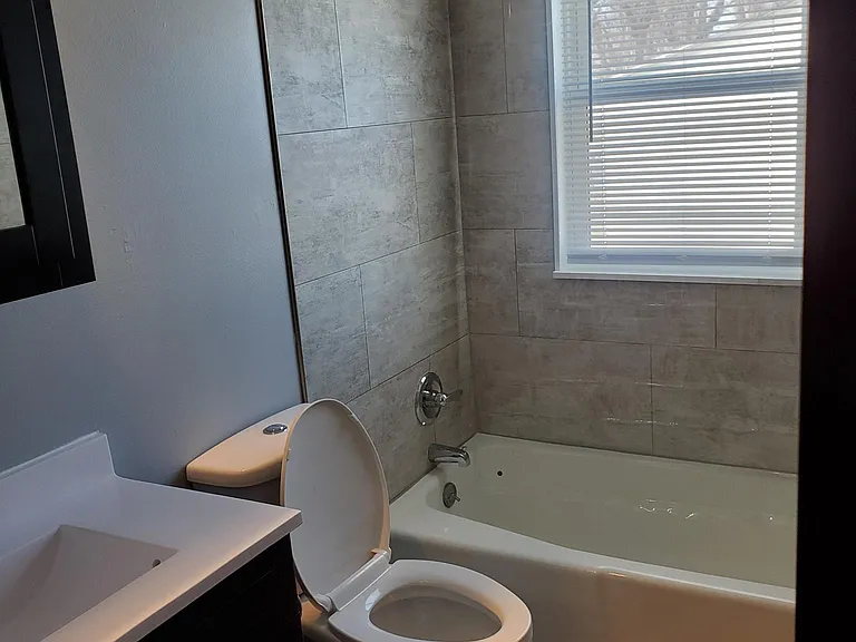 300 2nd St NE #9 — Photo 7