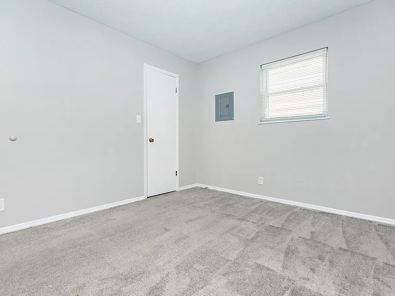 Spring Valley Flats — Photo 17