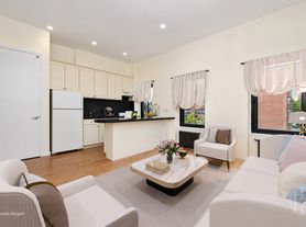 523 3rd Ave