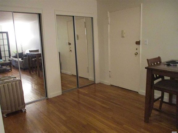 4th image of 124 S Park Ave APT 2Q