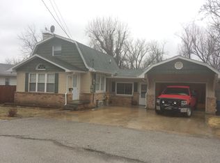 350 McGinnis St, Alton, IL 62002