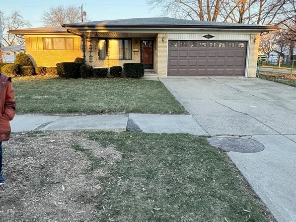 30351 Gruenburg Dr, Warren, MI 48092