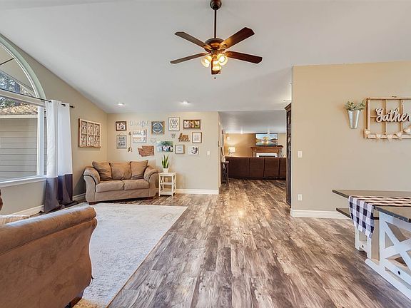 4th image of 32713 Shanna Dr