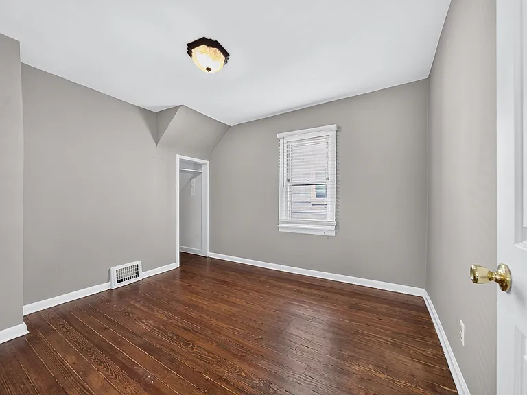 991 Humphrey Ave — Photo 12