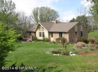 35 Brilliant Dr, Christiansburg, VA 24073