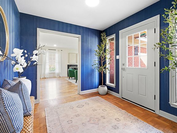 4th image of 1200 E 13th St