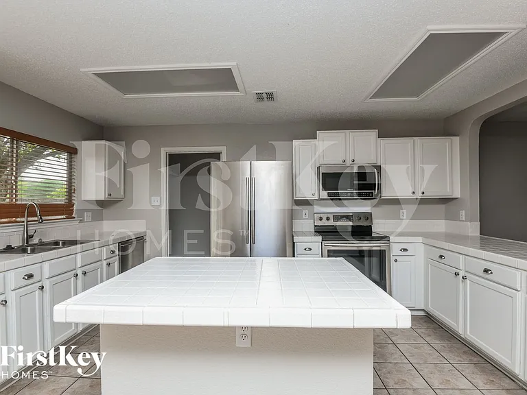 10125 Chapel Hill Ct — Photo 7
