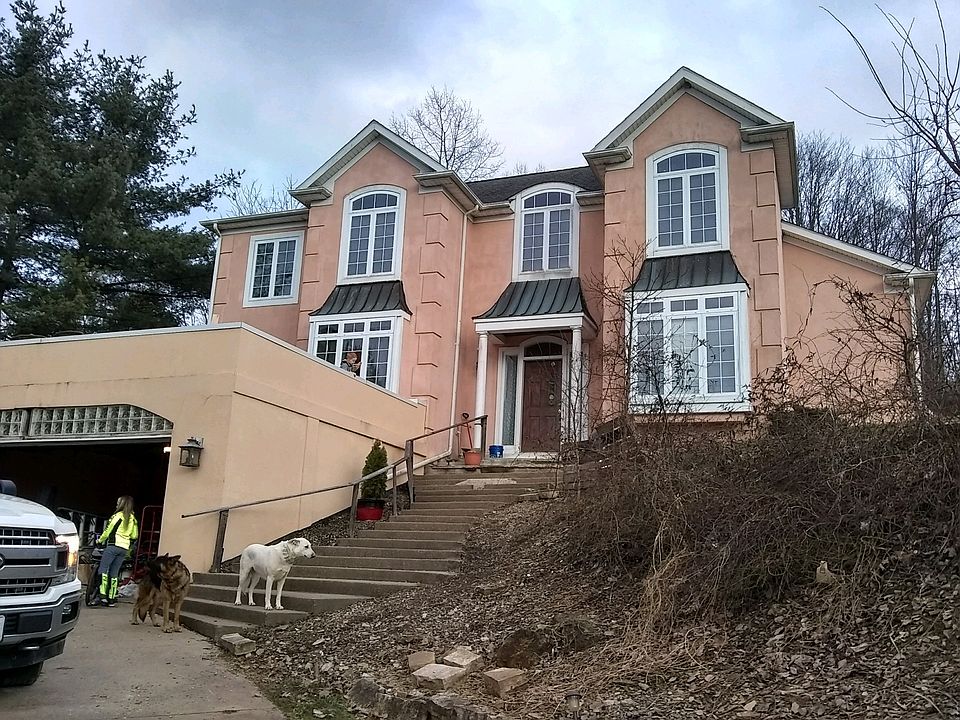1st image of 6 Hillcrest Dr