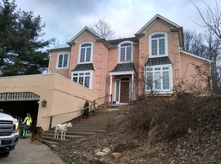 6 Hillcrest Dr, Cambridge, OH 43725