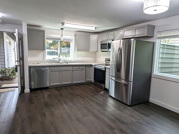 3rd image of 15918 NE 41st St #9-A