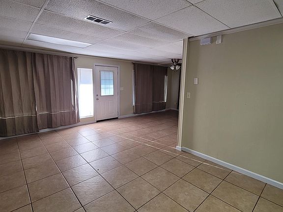 Open Floor Living Room/Dining Room