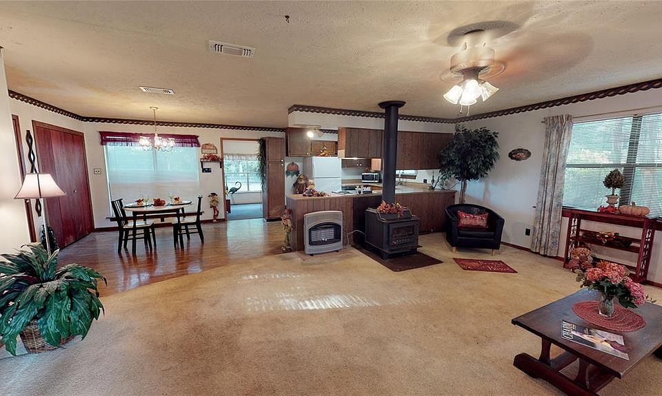 1st image of 436 Seminole Cir