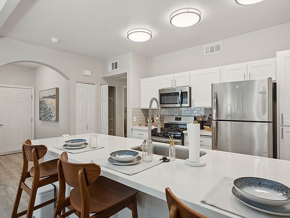 5th image of 2150 Valley Oak Ln #1060