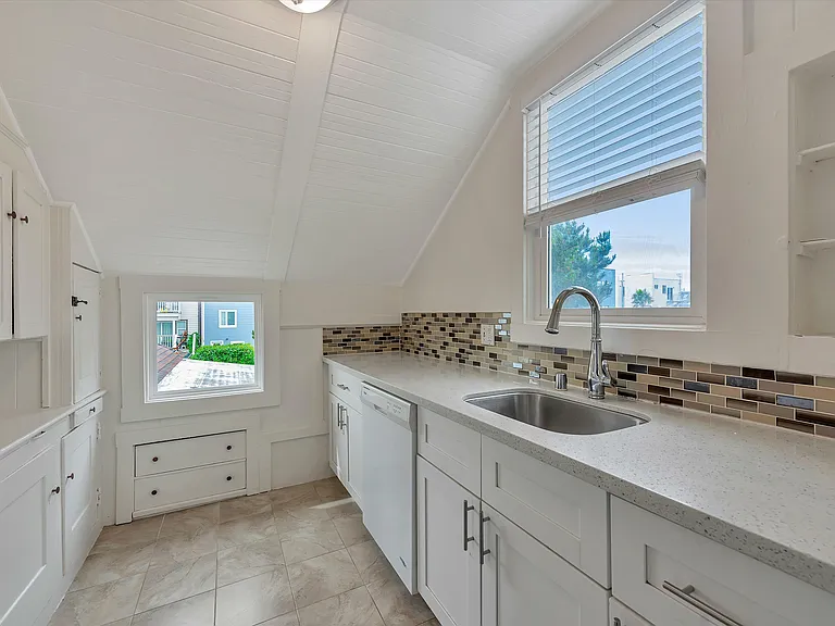 4118 Moraga St — Photo 15