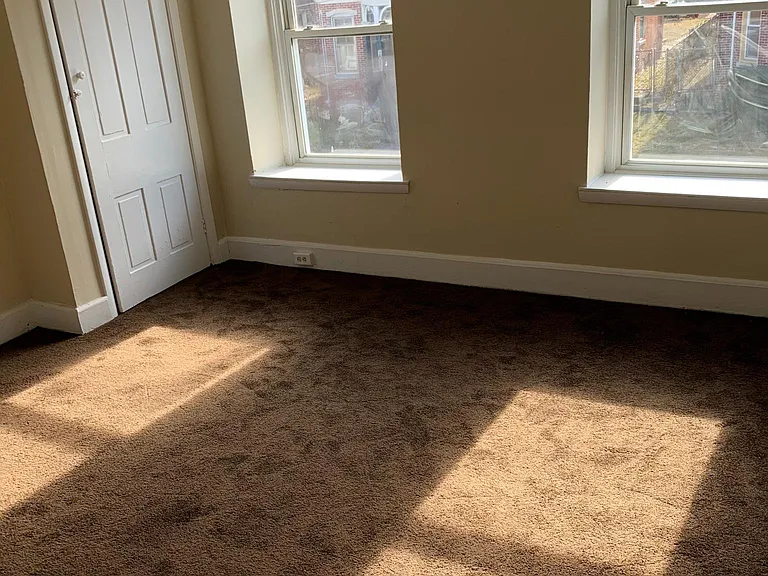 1043 Powell St — Photo 10