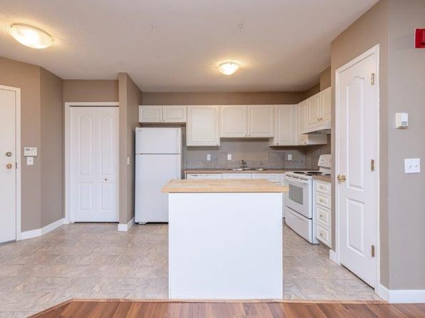 1715 35th St SE #311, Calgary, AB T2A 1B4