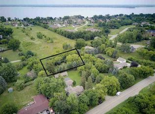 Leonard Point Rd, Oshkosh, WI 54904