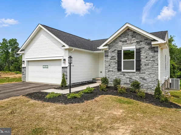 12 Monroe Ave, Ranson, WV 25438