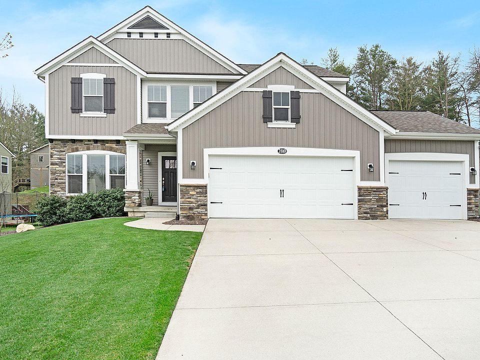 1st image of 2810 Copper Hill Dr NE