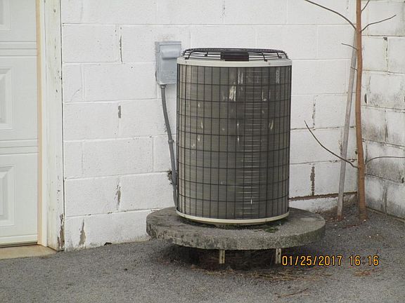5th image of 160 Pleasant Dr