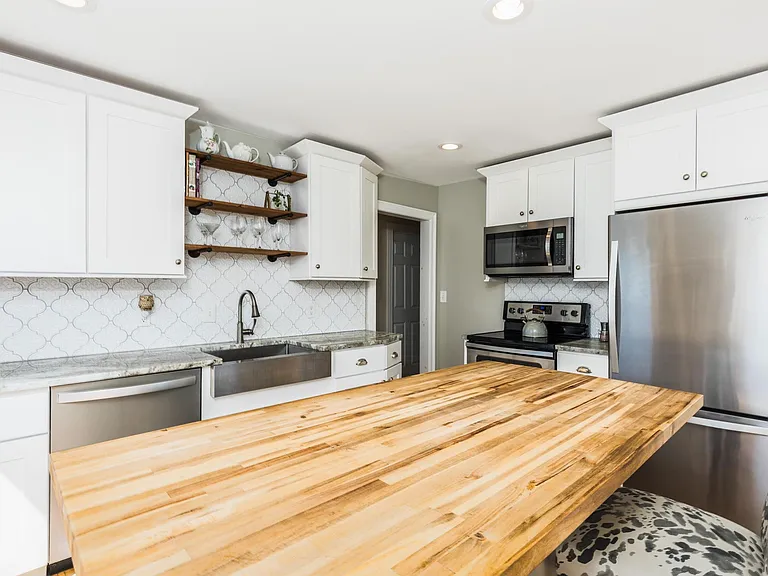 537 Islington St #3 — Photo 9