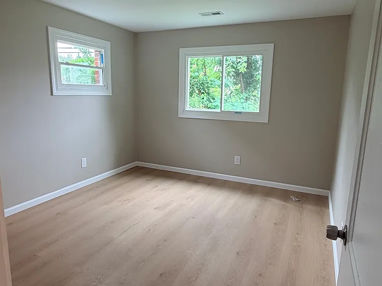 106 Lambson Ln — Photo 9