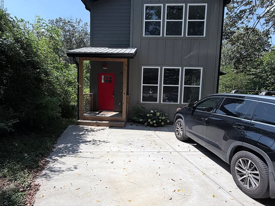 108 Millbrook Rd