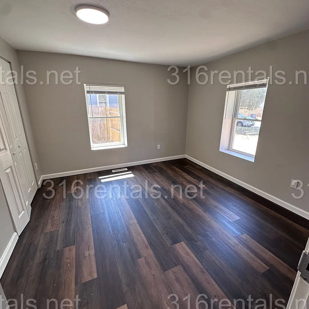 $995 - 2 bed 1 bath - Single Family Home — Photo 4