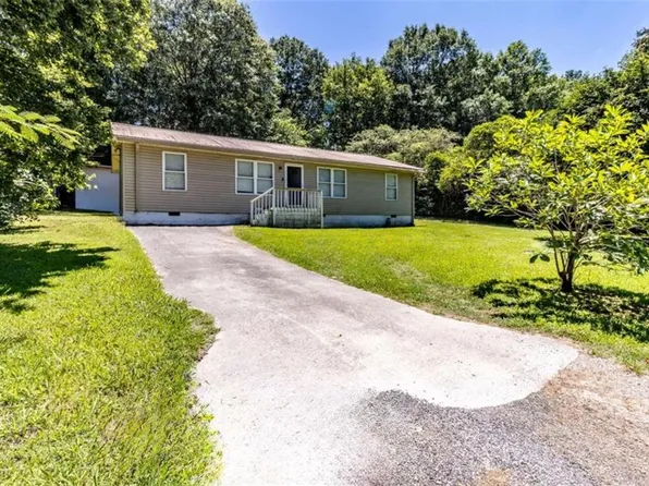 105 Raymond St, Summerville, GA 30747